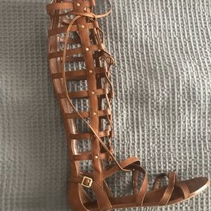 Glateator Sandals